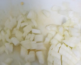 Foto del paso 1 de la receta: Revuelto con pimientos y queso