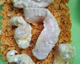 Foto langkah ke 2 dari resep Doritos Chicken Fingers.