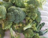 Foto del passaggio 1 della ricetta Broccoli affogati o alla Catanese