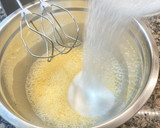 Foto del paso 3 de la receta: Pastel muy esponjoso con cobertura a las “ 4 leches”