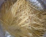 A picture of step 1 of Fried spaghetti.