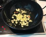 Foto del paso 2 de la receta Espaguetti con ajo, guindilla y gambas