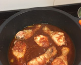 Foto del paso 3 de la receta: Muslos de pollo con salsa de anchoas y vinagre de módena