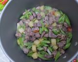 Foto langkah ke 4 dari resep Tumis Buncis Kentang Ati Ampela.