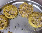 A picture of step 7 of Oats Methi Pithore.