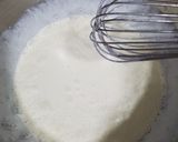 A picture of step 6 of Mango crêpe cake.