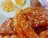 Hình bước làm 8 của món Bánh gạo tokkboki từ cơm nguội