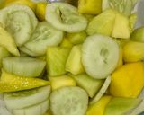 Hình bước làm 4 của món Cơm nhà với cá thu sốt cà chua, bắp bò xào đậu cove, trứng đúc pate gan, canh củ dền, xoài dưa trộn
