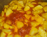 Foto del paso 3 de la receta: Costillas de cerdo con sepia, patatas y langostineras