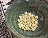Hình bước làm 2 của món Mì Quảng tôm thịt