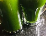 A picture of step 2 of Palak mint green juice.
