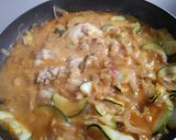Foto del paso 4 de la receta: Calabacines🥘🧀guisados🍅con crema y queso🥘🧀🥛