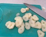 Foto del paso 3 de la receta: Merluza austral con ajo chilote 🧄