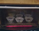 Foto langkah ke 5 dari resep Muffin Pisang Topping Cranberry.
