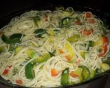 Foto del paso 3 de la receta: Fideo con crema y vegetales al wok