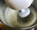 Hình bước làm 2 của món Bánh khúc cây giáng sinh