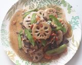 Foto langkah ke 6 dari resep Tumis Akar Lotus.