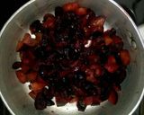 Foto del paso 2 de la receta: Mermelada ligth de ciruelas rojas y cerezas negras mega fácil!
