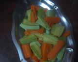 Foto del paso 2 de la receta: Pechuga frita con papas nuevas, verdura y mojo verde