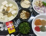 A picture of step 1 of Paneer Afghani.