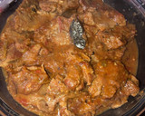 Foto del paso 5 de la receta: Bondiola a la olla con morrón y cebolla 😋