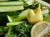 Πράσινος Χυμός από Ξινόμηλα, Kale, Αγγούρι, Σέλερι, Τζίντζερ και Λεμόνι