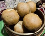 A picture of step 5 of Besan ladoo.