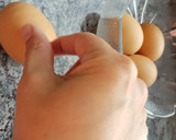 Foto del paso 4 de la receta: Huevo cocido con "truco"