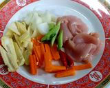 รูปขั้นตอนการทำที่ 1 ของ ไก่ผัดยอดข้าวโพดราดข้าว ไข่ดาว