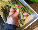 Foto del paso 1 de la receta: Espárragos a la parmigiana (fácil, rápido y liviano)