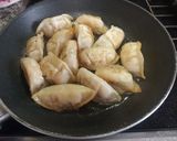 Foto del paso 13 de la receta: Gyozas de pollo congelada con salsa agridulce en sartén o Freidora de Aire