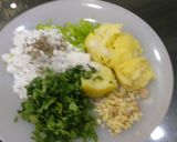 A picture of step 3 of Sabudana Thepla.