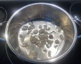 Hình bước làm 1 của món Cháo hến