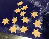 Une image de l'étape 2 de Sablés étoiles au parmesan, origan et tomate.