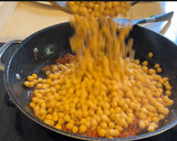 Foto del paso 3 de la receta: Garbanzos con cigalas