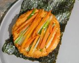 Foto langkah ke 5 dari resep Burgushi (Burger Sushi).