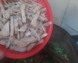 Foto langkah ke 4 dari resep Oseng Nangka Muda Daun Melinjo.