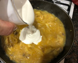 Foto del paso 7 de la receta: Salmón en salsa de cava con alcachofa y champiñones