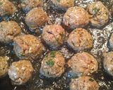 A picture of step 4 of Egg Noodles with Meatballs in Alfredo Sauce.