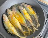 Foto langkah ke 1 dari resep Ikan Goreng Acar Kuning.