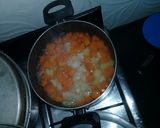Foto del paso 1 de la receta: Ensalada de papa con zanahoria y hojas de col