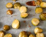 A picture of step 5 of Brussels Sprouts with Yoghurt Sauce.