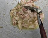 Foto langkah ke 2 dari resep Tumis ayam wortel brokoli.