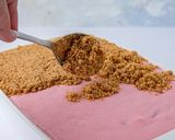 A picture of step 8 of Frozen strawberry dessert.