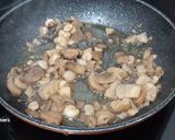 Foto del paso 2 de la receta: Gulas con setas y gambas