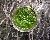 A picture of step 2 of Lasooni palak.
