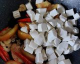 Foto langkah ke 3 dari resep Udang Tahu Masak Santan.