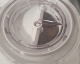 Foto del paso 3 de la receta: Helado de stracciatella bajo en azúcar (con heladera)