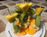 Foto del paso 2 de la receta: Brochetas de frutas variadas
