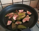 Une image de l'étape 2 de Salade de figues rôties au miel et feta.